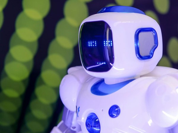 L'Ascension des Nanoinfluenceurs: Révolutionner le Marketing Moderne